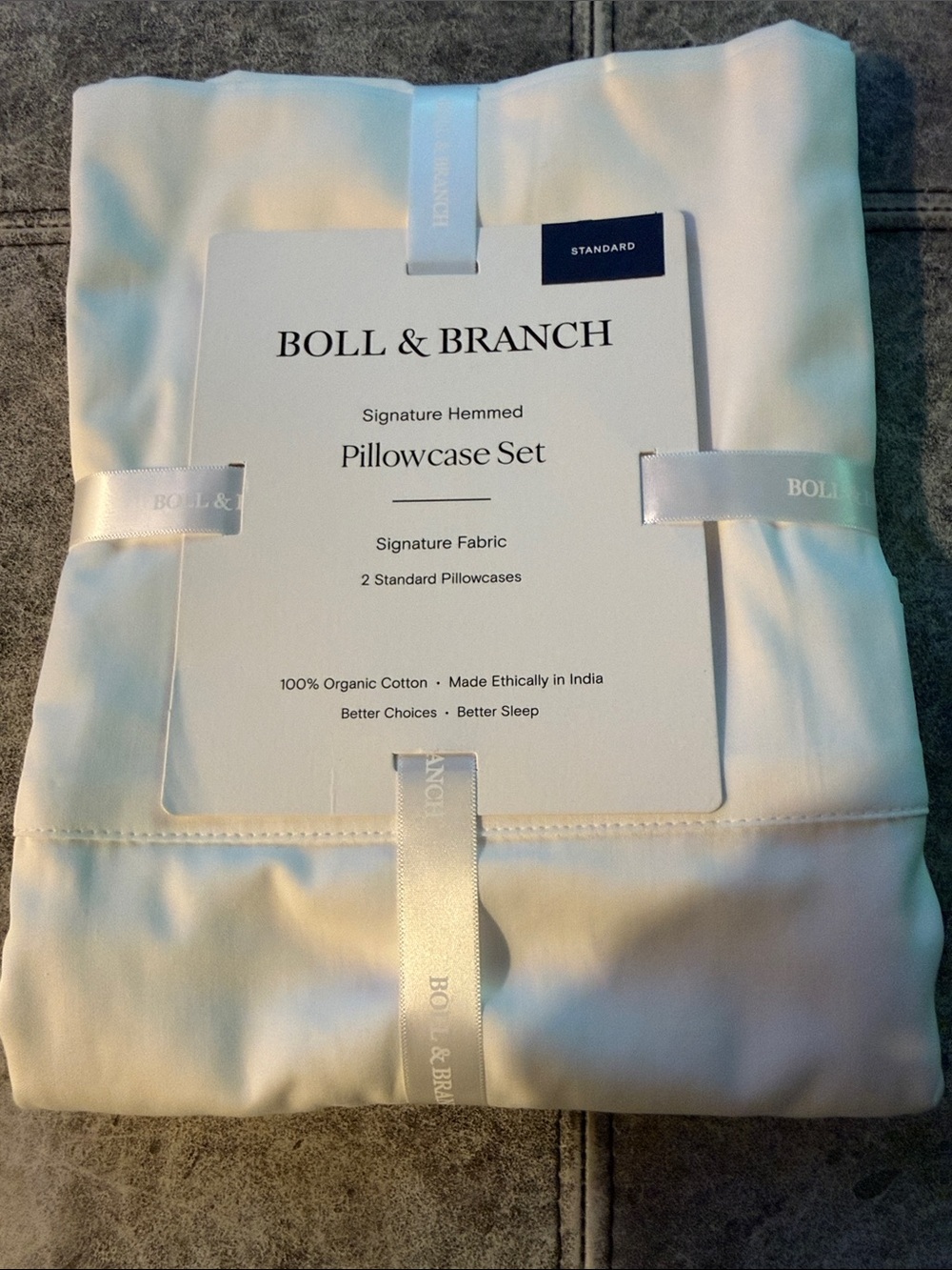 NWT BOLL & BRANCH WHITE SIGNATURE HEMMED STANDARD SET OF TWO PILLOWCASES